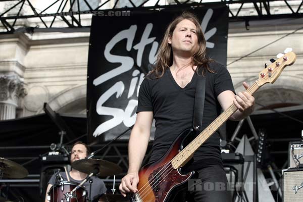 STUCK IN THE SOUND - 2016-07-22 - PARIS - Parvis de l'Hotel de Ville - 